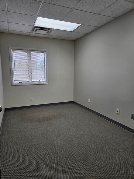 More Photos Of 950-980 Wabash Ave, Chesterton Industrial For Sale