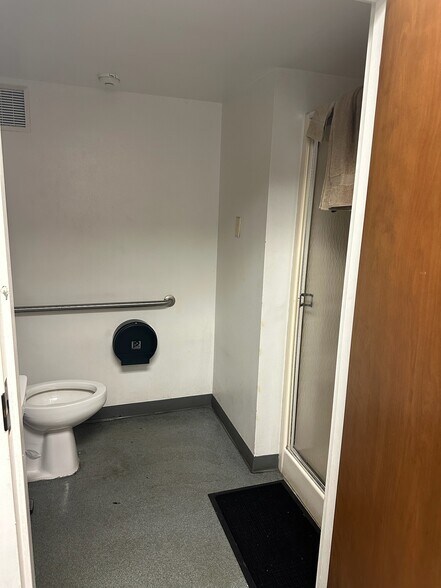 More Photos Of 2105 S Dock St, Palmetto Food Processing For Sale