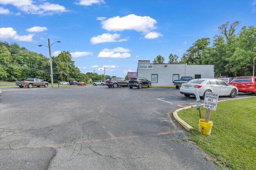 More Photos Of 1474 Peters Creek Rd NW, Roanoke Auto Repair For Sale