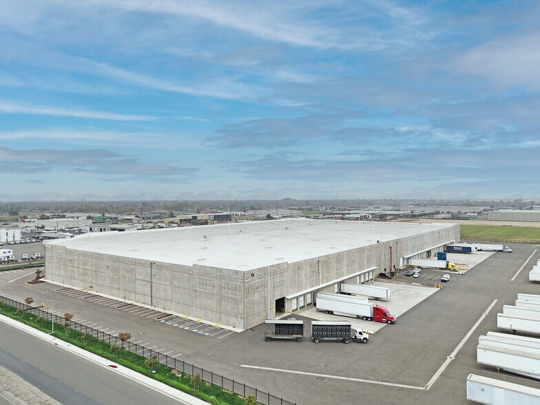 Primary Photo Of 2401 Nickerson Dr, Modesto Warehouse For Lease