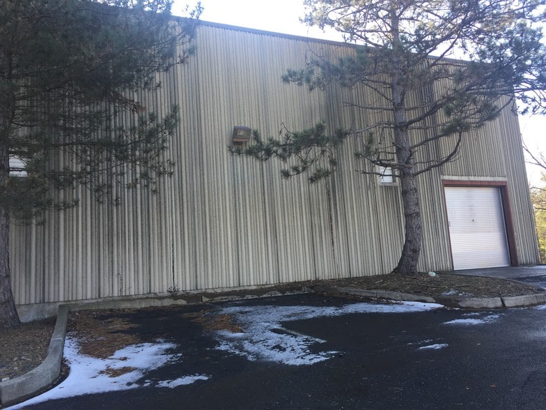 More Photos Of 133 Bauer Dr, Oakland Warehouse For Sale