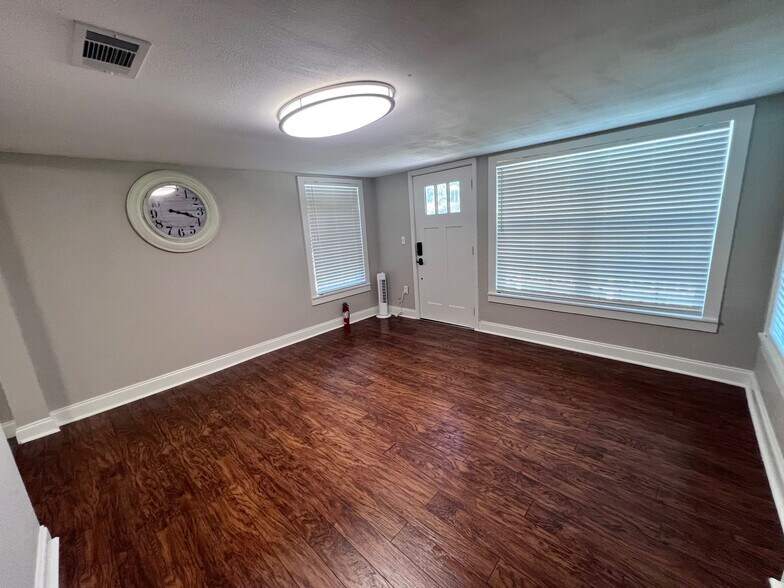 More Photos Of 2506 Anders Ln, Kemah Medical For Lease