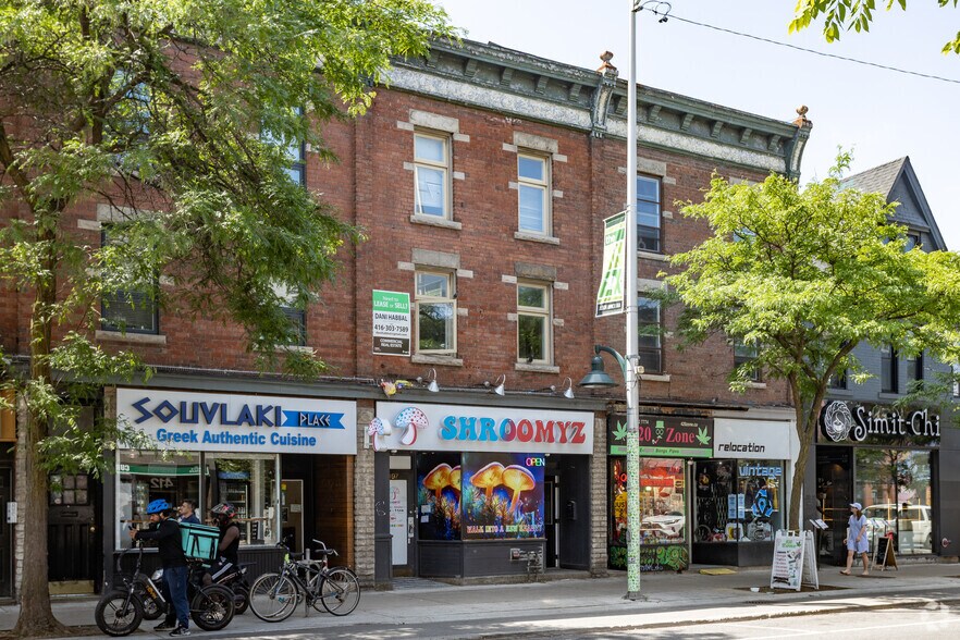 Primary Photo Of 497 Bloor St W, Toronto Storefront Retail Residential For Lease