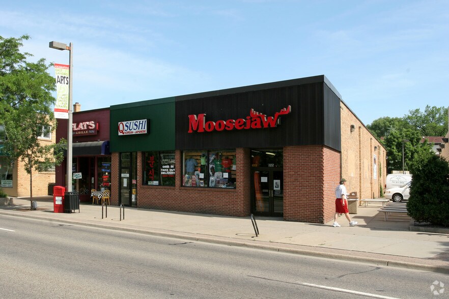 More Photos Of 555 E Grand River Ave, East Lansing Storefront For Lease