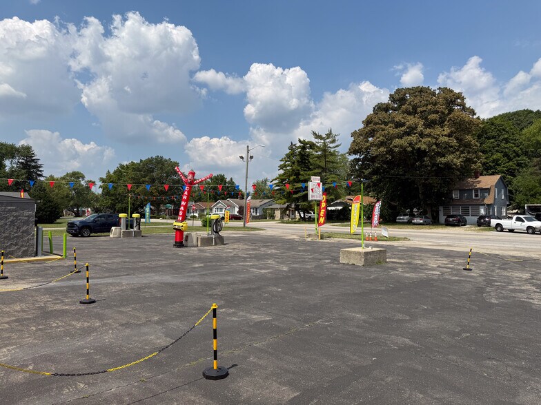 More Photos Of 5955 E 21st St, Indianapolis Carwash For Sale