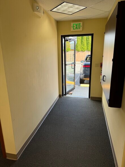 More Photos Of 130 S 15th St, Mount Vernon Medical For Lease