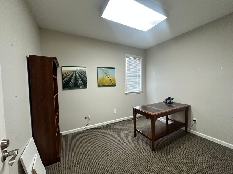 More Photos Of 5920 Odell St, Cumming Office For Sale