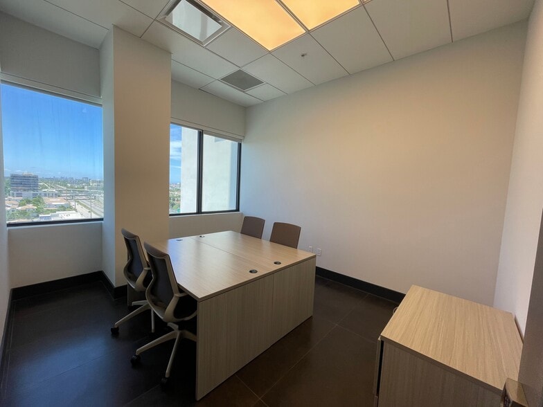 More Photos Of 19790 W Dixie Hwy, Aventura Office For Lease