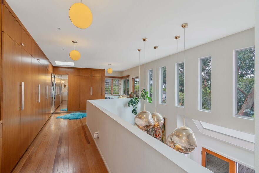 More Photos Of 1964 Vestal Ave, Los Angeles Office Residential For Sale