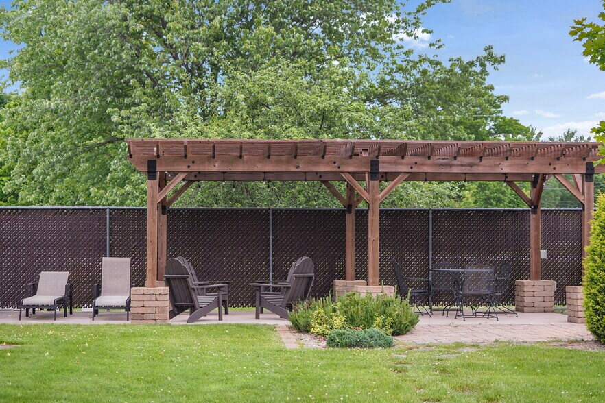 More Photos Of 17229 Northwood Hwy, Arcadia Hotel For Sale