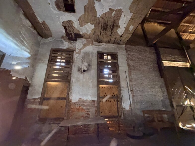 More Photos Of 300 S Randolph Ave, Eufaula Industrial For Sale