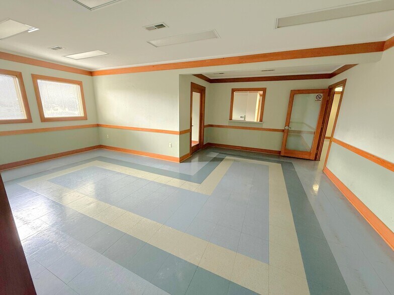 More Photos Of 3610 Moore Duncan Hwy, Moore Medical For Lease