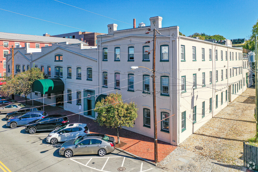 Primary Photo Of 1901 E Franklin St, Richmond Office Residential For Lease