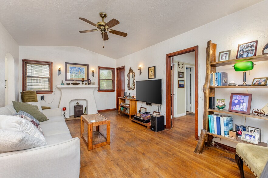 More Photos Of 1117 Mira Mar Ave, Long Beach Apartments For Sale