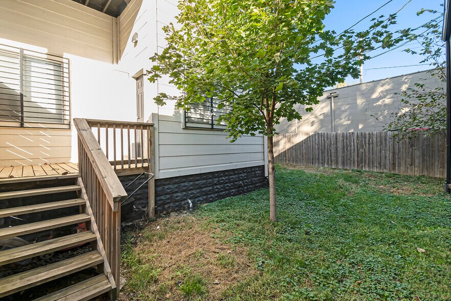 More Photos Of 2601-2603 N 45th St, Omaha Storefront Retail Residential For Sale