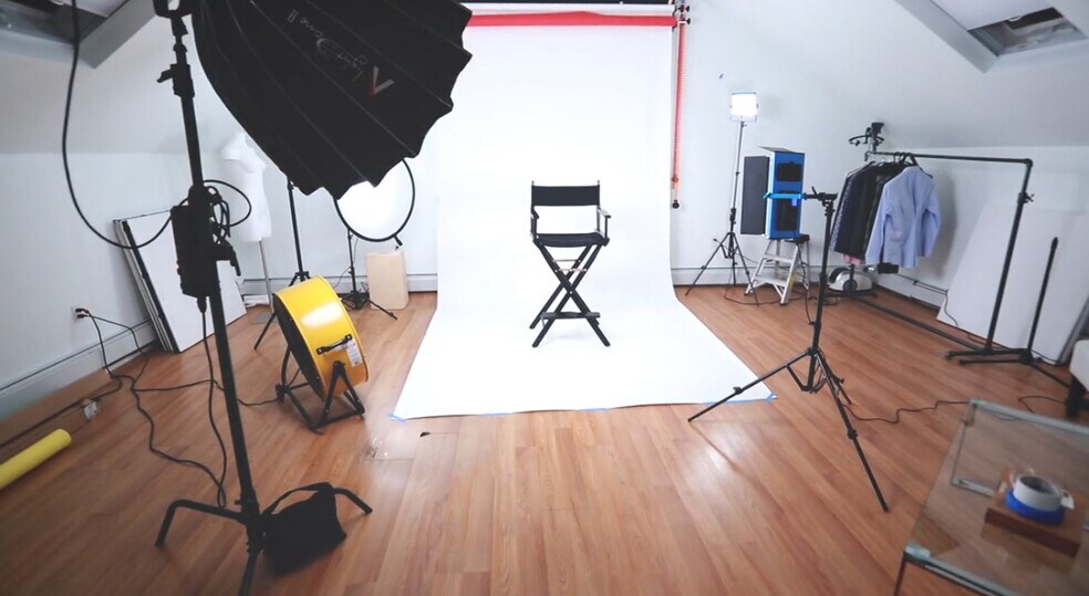 More Photos Of 170 Moore St, Brooklyn Service For Sale