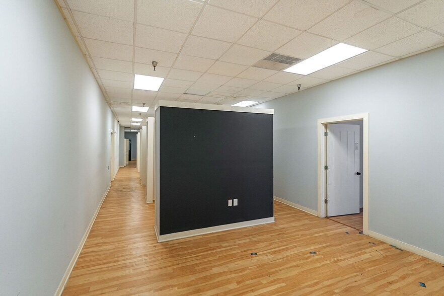 More Photos Of 204 Red Rd, McMinnville Warehouse For Sale