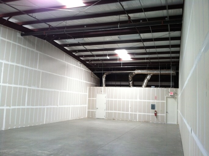 More Photos Of 1500 Enterprise Dr, Lemoore Warehouse For Lease