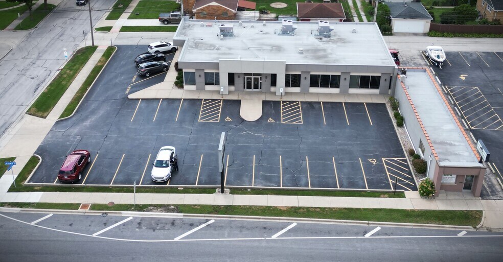 More Photos Of 10439 W Cermak Rd, Westchester Office For Sale