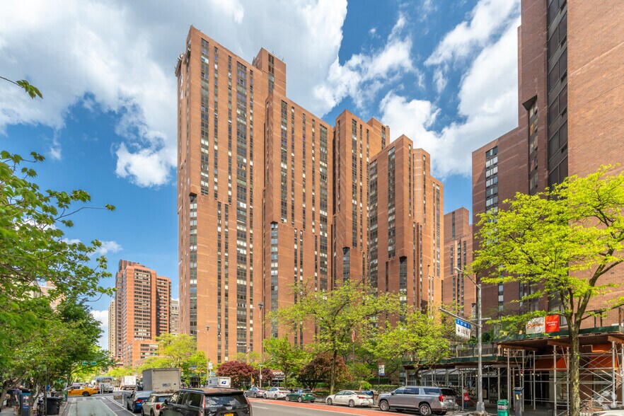 More Photos Of 1601-1641 3rd Ave, New York Apartments For Lease