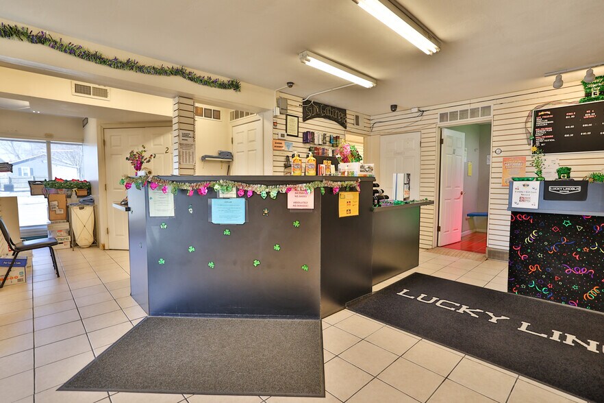 More Photos Of 1103 E Acton Ave, Wood River General Retail For Sale