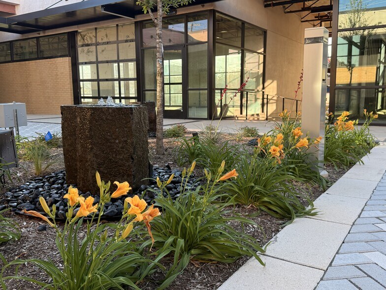 More Photos Of 1937 Irving Blvd, Dallas Showroom For Lease