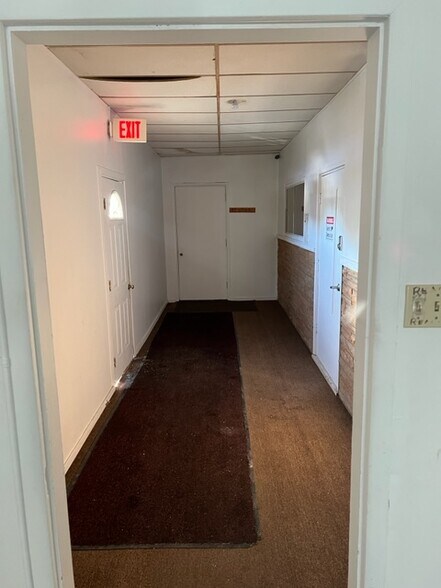 More Photos Of 506 Forest Home Dr, Francis Creek Apartments For Sale