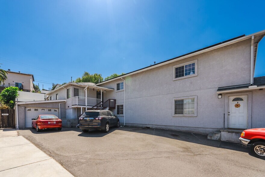 More Photos Of 8545-49 Winter Gardens Blvd, Lakeside Apartments For Sale