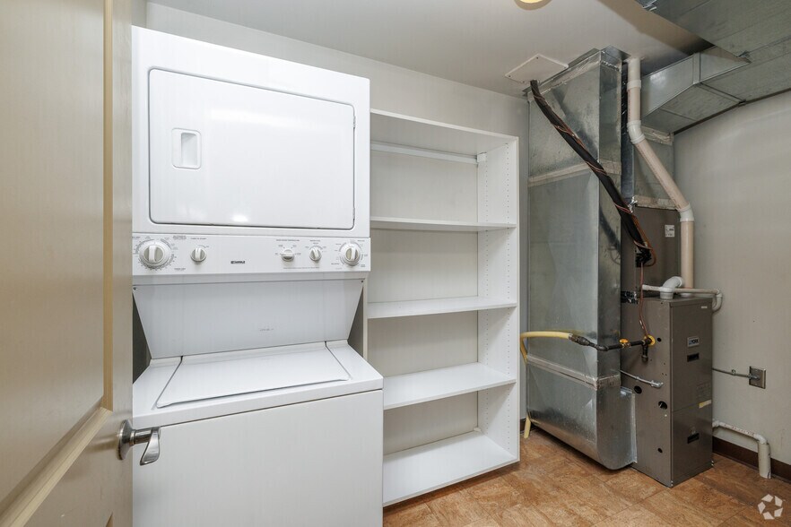 More Photos Of 4001 E Genesee St, Syracuse Apartments For Lease