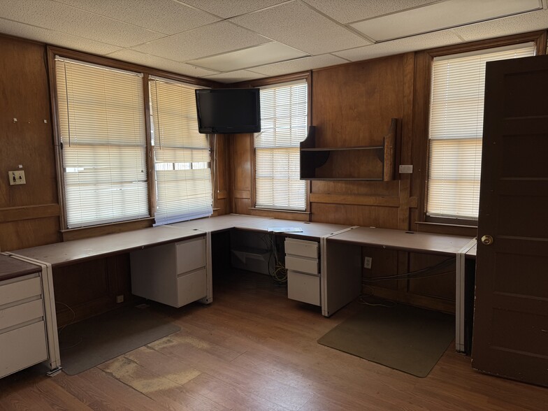 More Photos Of 3071 Broadway, Macon-Bibb Warehouse For Sale