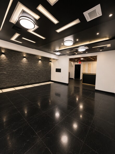 Primary Photo Of 133-42 37th Ave, Flushing Storefront Retail Office For Lease