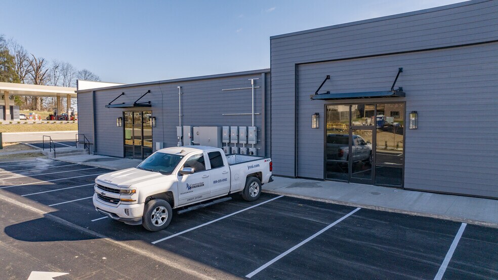 More Photos Of 4257 Harrodsburg Rd, Lexington General Retail For Lease