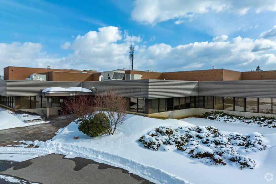 More Photos Of 1851 Sandstone Mnr, Pickering Office For Lease