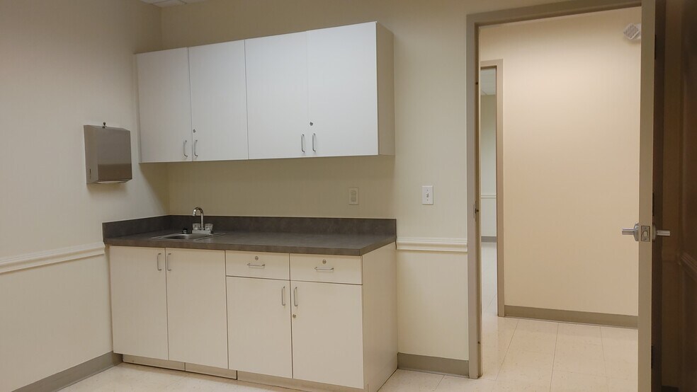 More Photos Of 2237 N Commerce Pky, Weston Office For Lease