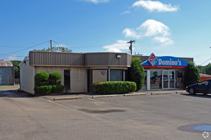 More Photos Of 2110 W 5th St, Plainview Fast Food For Sale