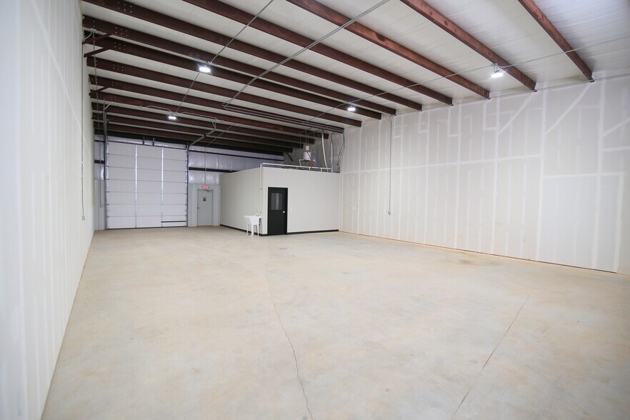 More Photos Of 120 N Rockwell Ave, Oklahoma City Unknown For Lease