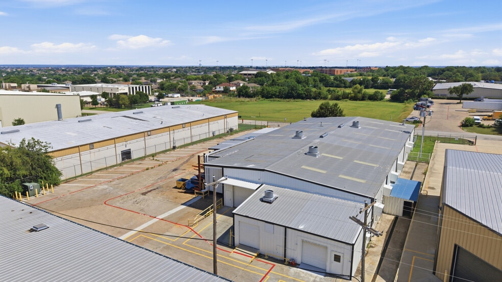 More Photos Of 1119 S Commercial Blvd, Arlington Warehouse For Lease