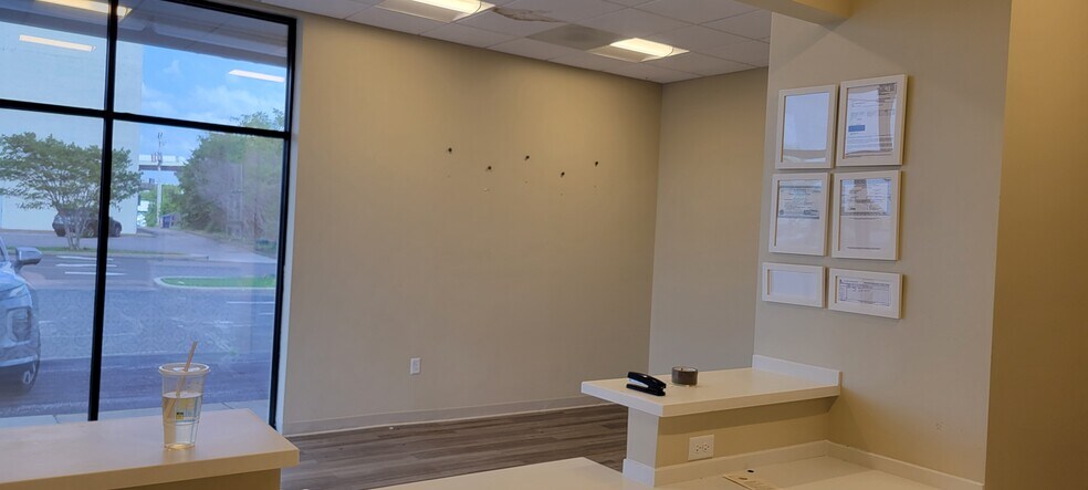 More Photos Of 5107 Summer Ave, Memphis Freestanding For Lease