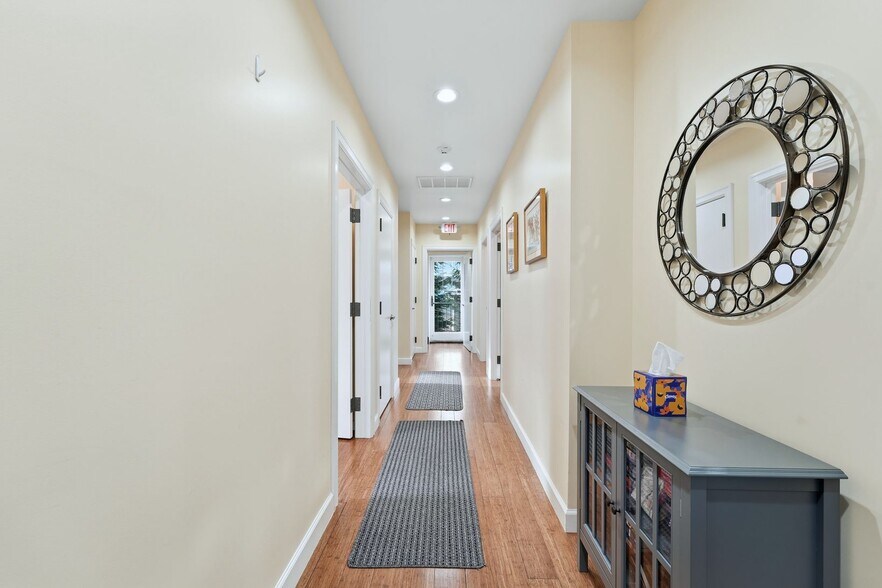 More Photos Of 2932 Vauxhall Rd, Vauxhall Office For Sale