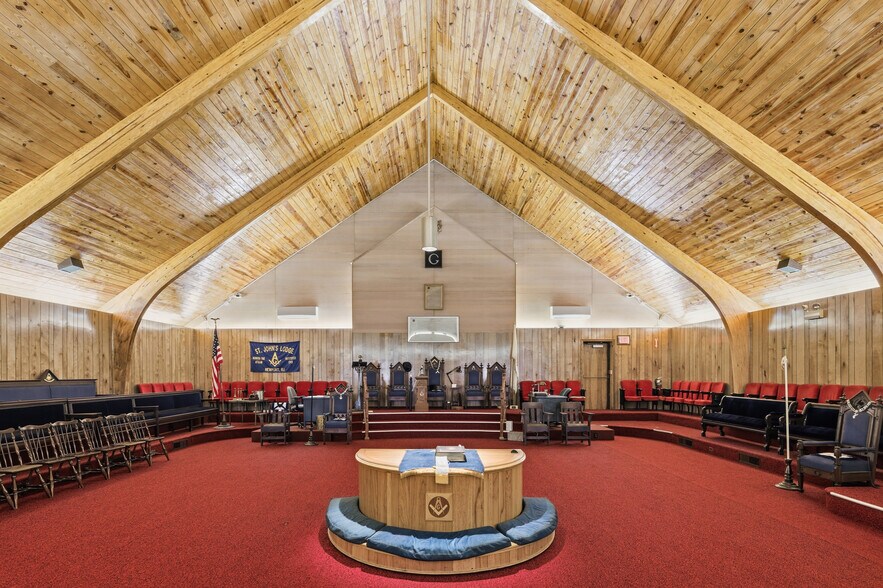 More Photos Of 81 Sprague St, Portsmouth Specialty For Sale