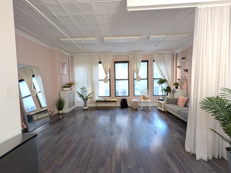 More Photos Of 56 W 39th St, New York Office For Lease