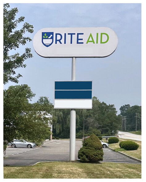 More Photos Of 701 Route 211 E, Middletown Drugstore For Lease