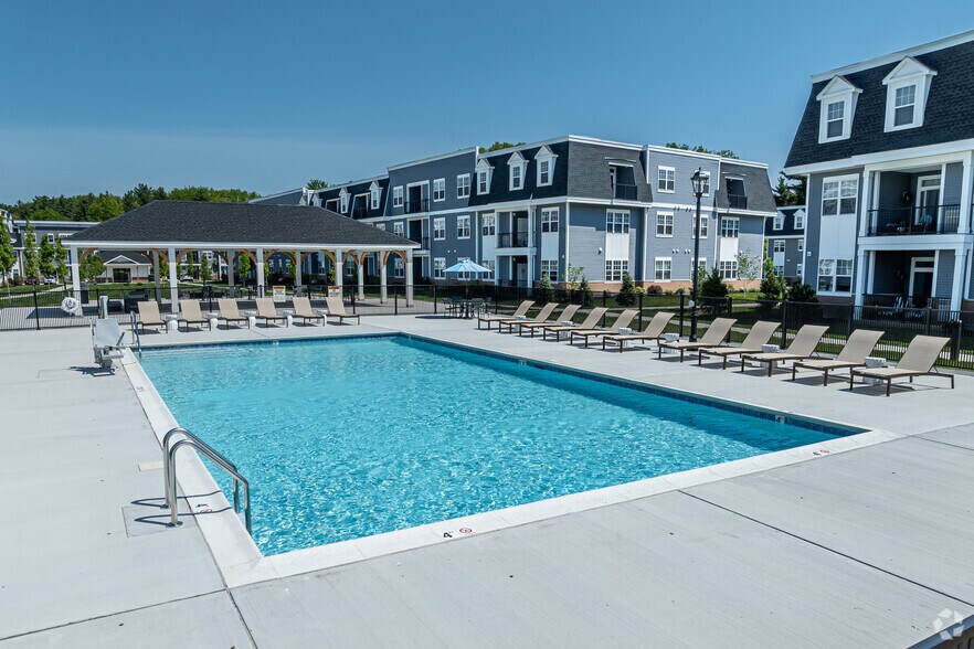 More Photos Of 280 Salmon Brook St, Granby Apartments For Sale