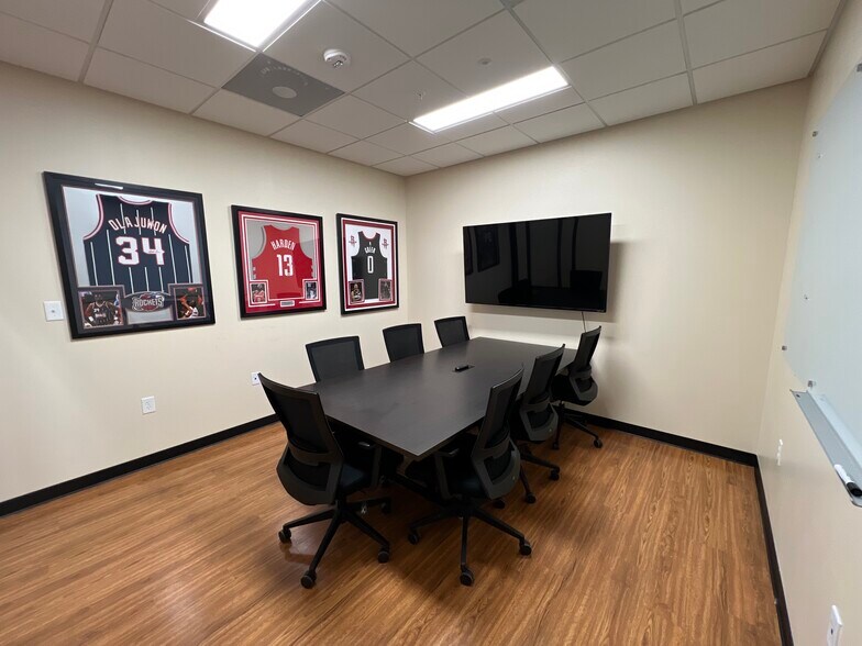 More Photos Of 25140 Kingsland, Katy Coworking Space