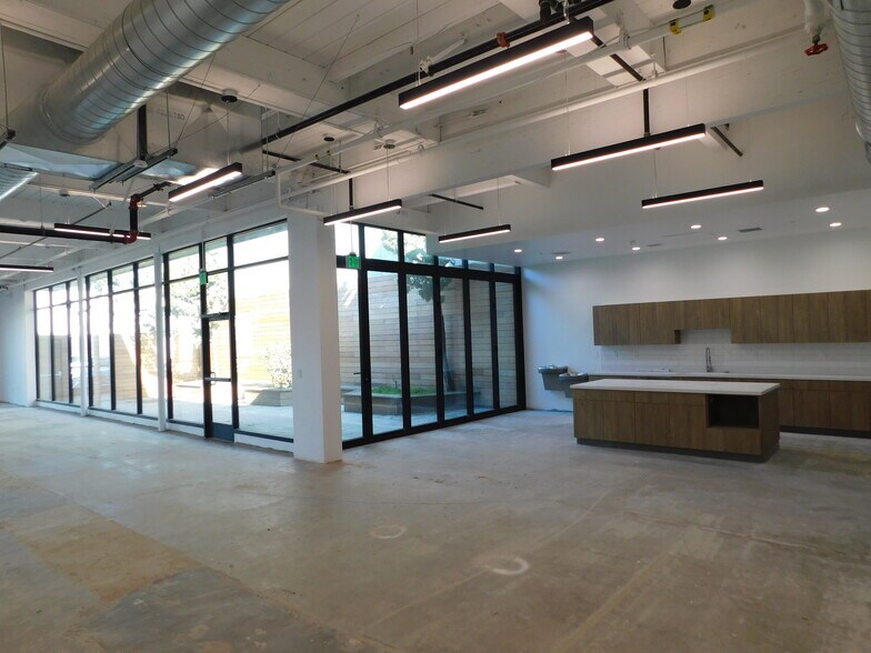 More Photos Of 1295 67th St, Emeryville Manufacturing For Lease