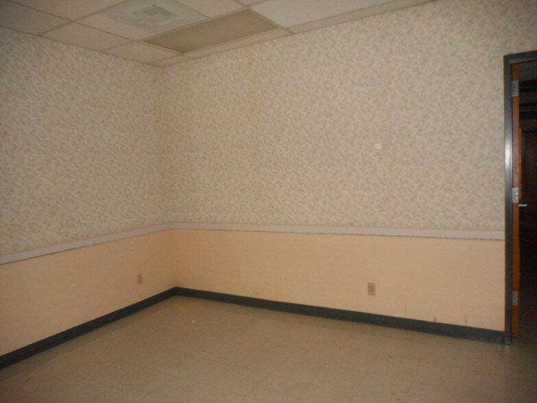 More Photos Of 864 Central Blvd, Brownsville Medical For Sale