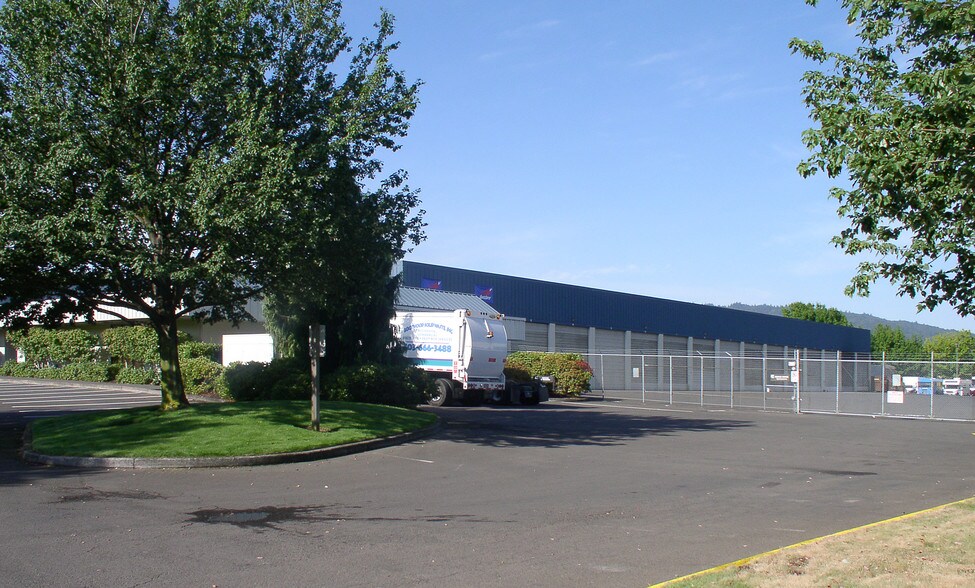 More Photos Of 4711 N Basin Ave, Portland Warehouse For Lease
