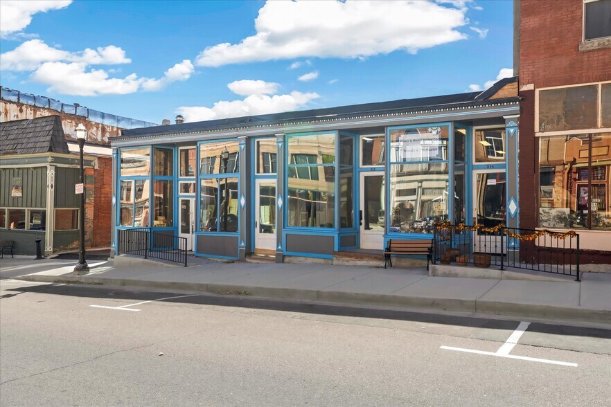 More Photos Of 310 Victor Ave, Victor General Retail For Sale