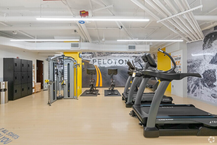 More Photos Of 5410 Edson Ln, North Bethesda Office For Lease