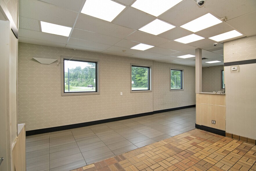 More Photos Of 1931 Alta Dr, Alderson General Retail For Sale